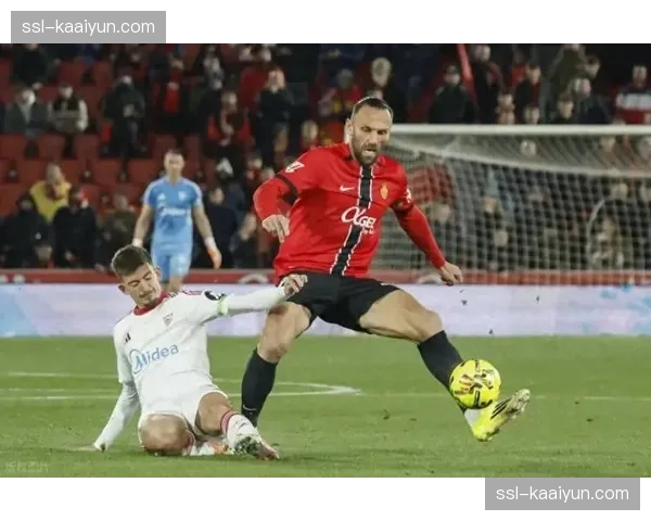 塞维利亚1-4惨败马略卡 排名跌至第15逼近降级区 塞维利亚1-4惨败马略卡 排名跌至第15逼近降级区