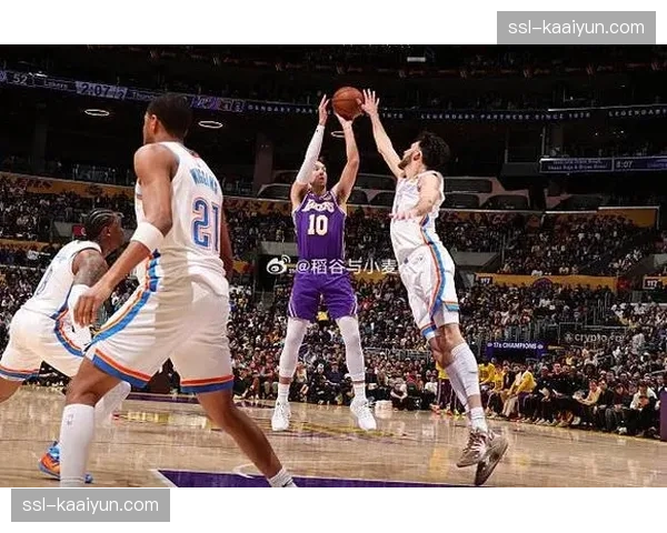 雷迪克要求全员控球分担组织压力 艾顿八村塁获更多战术设计